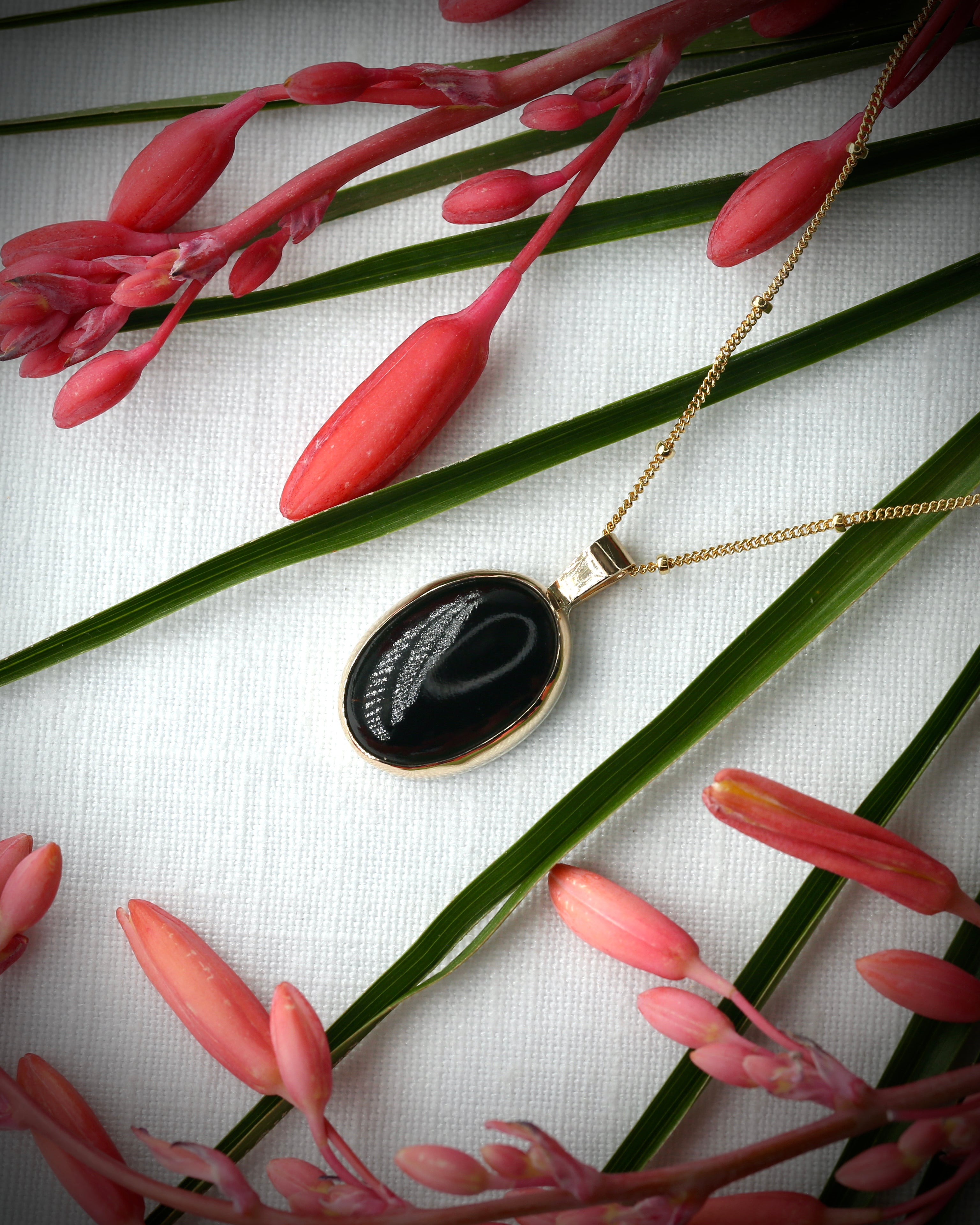 Vintage Hawaiian black coral pendant necklace in 14 gold fill